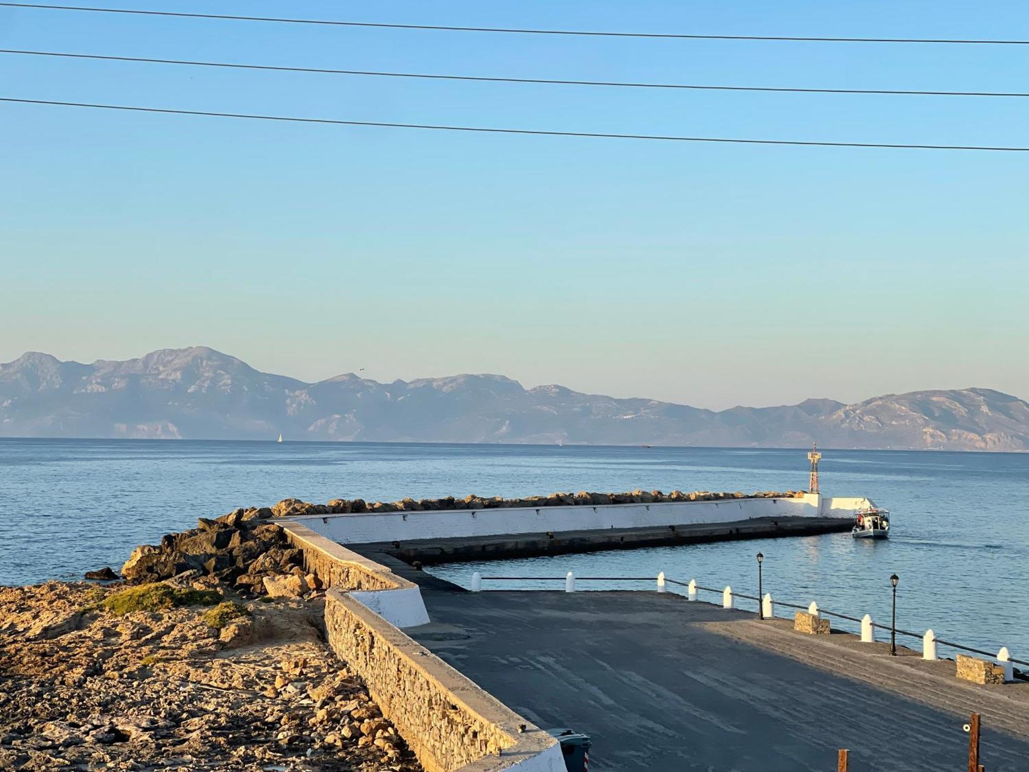 Kasos Almyra Beach Suites Frý Esterno foto